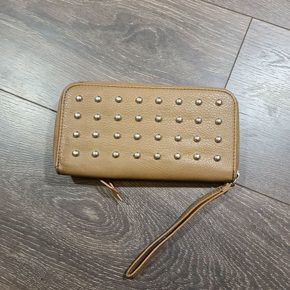 LP studded wallet